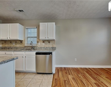 13 Arrowhead Drive - Photo Thumbnail 5