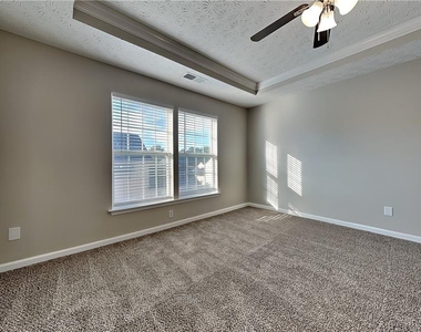 13 Arrowhead Drive - Photo Thumbnail 6