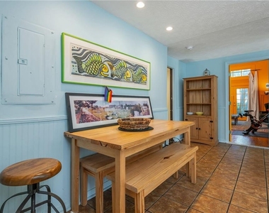 184 Savannah Street Se - Photo Thumbnail 16
