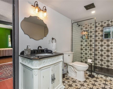 184 Savannah Street Se - Photo Thumbnail 26