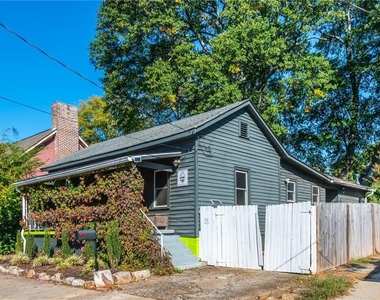 184 Savannah Street Se - Photo Thumbnail 1