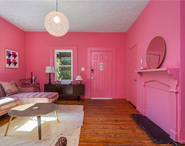 184 Savannah Street Se - Photo Thumbnail 8
