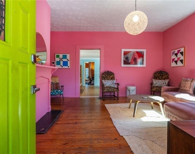 184 Savannah Street Se - Photo Thumbnail 7