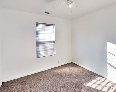 6045 Flagstaf Walk - Photo Thumbnail 8