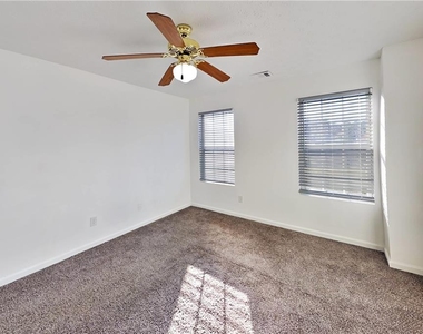 6045 Flagstaf Walk - Photo Thumbnail 10
