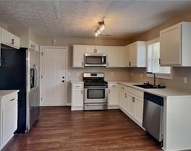 127 Savanna Court - Photo Thumbnail 4