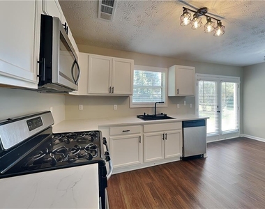 127 Savanna Court - Photo Thumbnail 3