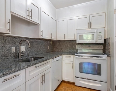 755 Houston Mill Road Ne - Photo Thumbnail 6