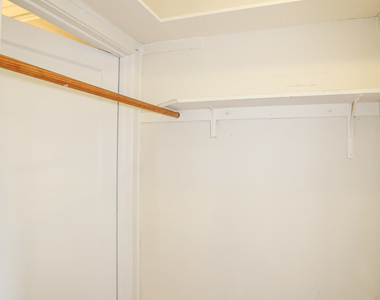 1627 W Lunt Avenue - Photo Thumbnail 6