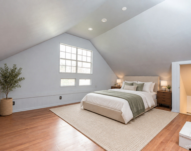 1503 Carmel Boulevard - Photo Thumbnail 13