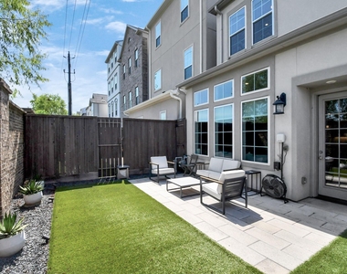3712 Somerset York Lane - Photo Thumbnail 6
