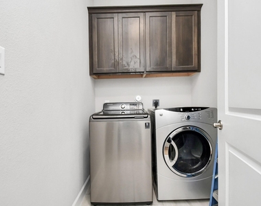 3712 Somerset York Lane - Photo Thumbnail 25