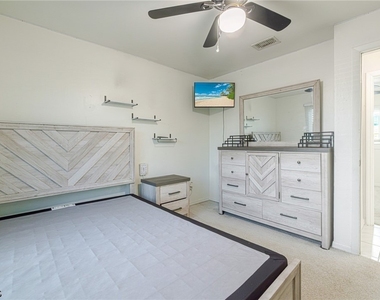 8341 Cardinal Road - Photo Thumbnail 12