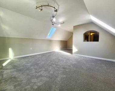 141 Amherst - Photo Thumbnail 13