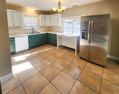 141 Amherst - Photo Thumbnail 3