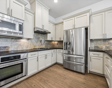 2121 Cohn Street - Photo Thumbnail 9
