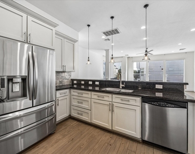 2121 Cohn Street - Photo Thumbnail 10