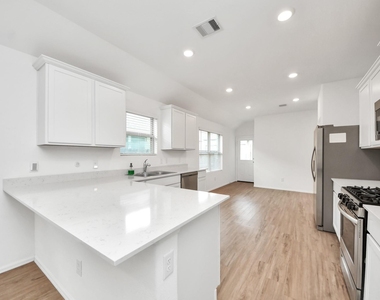 6233 Arcadia Sound Lane - Photo Thumbnail 10