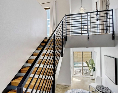 705 Nicholson Street - Photo Thumbnail 7
