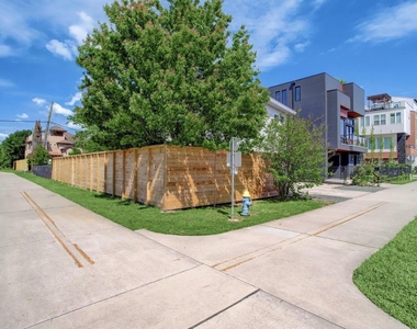 705 Nicholson Street - Photo Thumbnail 39