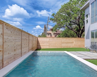 705 Nicholson Street - Photo Thumbnail 2
