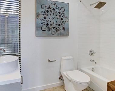 705 Nicholson Street - Photo Thumbnail 34