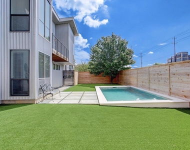 705 Nicholson Street - Photo Thumbnail 3