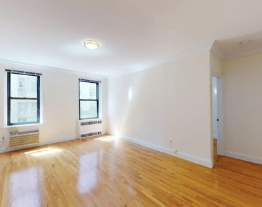 East 78th St & York Ave - Photo Thumbnail 1