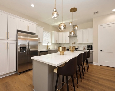 1605 Sylveste Street - Photo Thumbnail 5