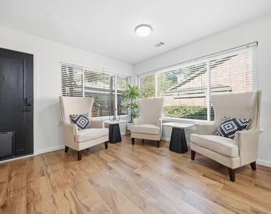 4035 Cedar Forest Drive - Photo Thumbnail 7