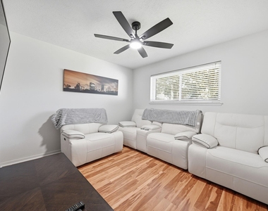 4035 Cedar Forest Drive - Photo Thumbnail 11
