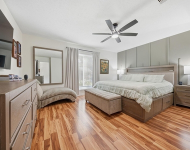 4035 Cedar Forest Drive - Photo Thumbnail 9