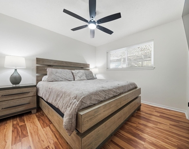 4035 Cedar Forest Drive - Photo Thumbnail 12