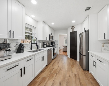 4035 Cedar Forest Drive - Photo Thumbnail 8