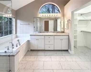 5450 Fern Park Drive - Photo Thumbnail 6