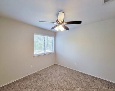 80 Fallenstone Drive - Photo Thumbnail 19