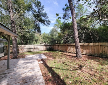 80 Fallenstone Drive - Photo Thumbnail 6