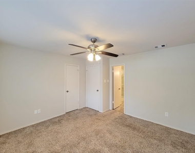 80 Fallenstone Drive - Photo Thumbnail 15