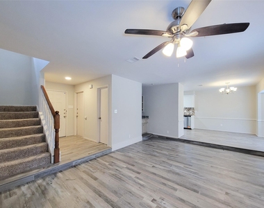 80 Fallenstone Drive - Photo Thumbnail 28