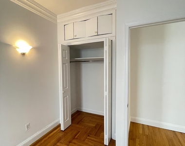 East 78 Street - Photo Thumbnail 5