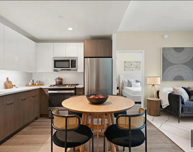 90th Avenue - Photo Thumbnail 4