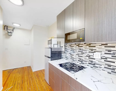 Sullivan Street - Photo Thumbnail 1