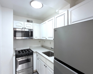 East 63rd Street - Photo Thumbnail 1