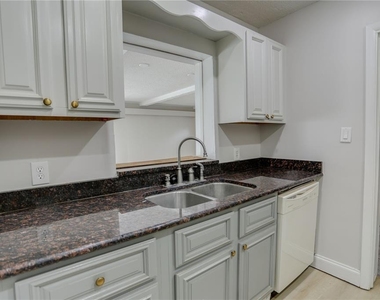 3320 Lila Drive - Photo Thumbnail 3