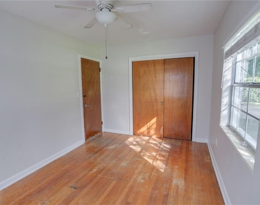 3320 Lila Drive - Photo Thumbnail 7