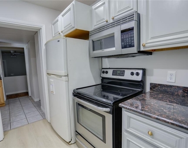 3320 Lila Drive - Photo Thumbnail 4