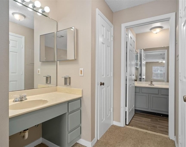 8209 Olympia Court - Photo Thumbnail 12