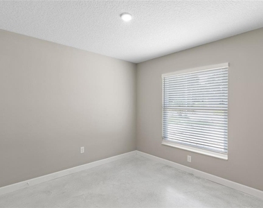 921 E Clifford Avenue - Photo Thumbnail 1