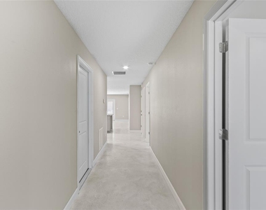 921 E Clifford Avenue - Photo Thumbnail 2