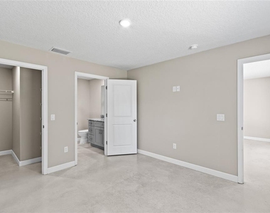 921 E Clifford Avenue - Photo Thumbnail 11
